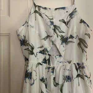 NWOT Boho Peekaboo Jumper